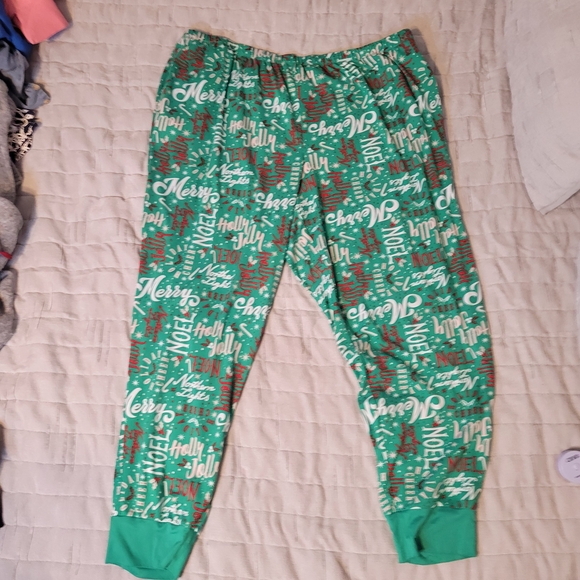 Merry Green Women's Holiday Pajama Set - Picture 4 of 6